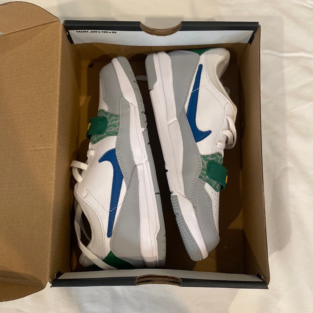 Brand New boys size 2 Jordan Legacy 312 Low